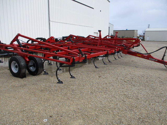 2024 Case IH TIGER-MATE 255 Field Cultivator