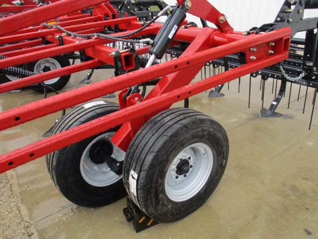 2024 Case IH TIGER-MATE 255 Field Cultivator