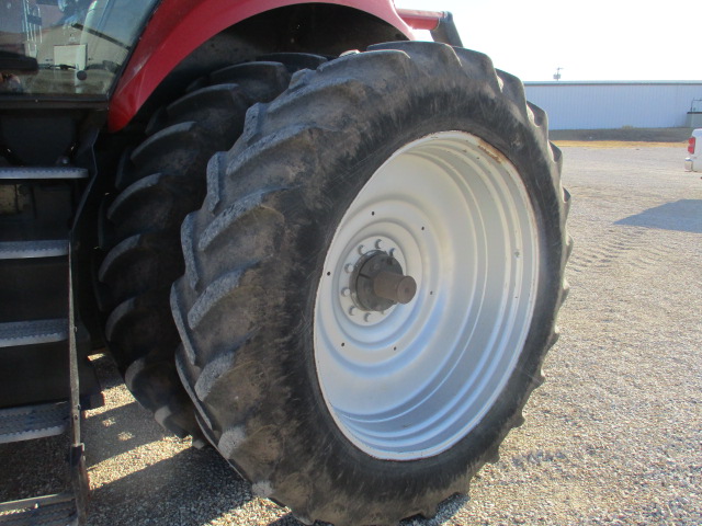 2011 Case IH Magnum 315 Tractor