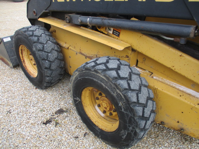 1995 New Holland LX885 Skid Steer Loader