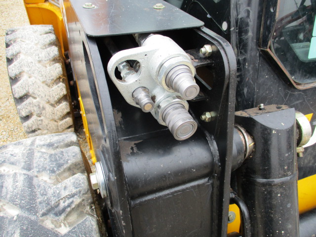 2016 JCB 260 Skid Steer Loader