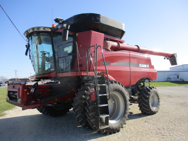 2016 Case IH 7240 Combine