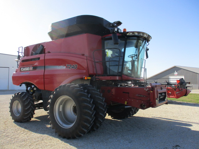2016 Case IH 7240 Combine