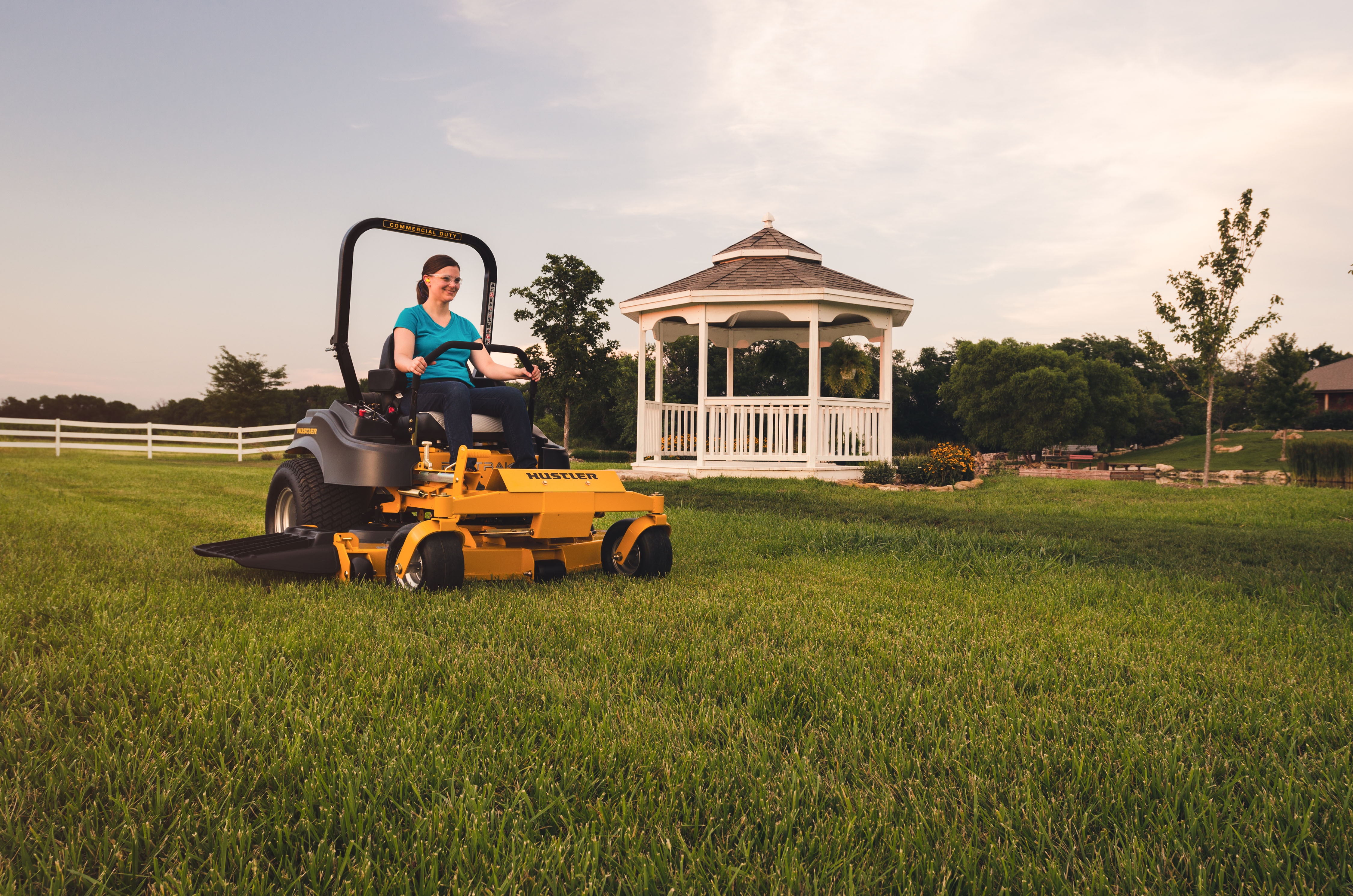 2026 Hustler Excel 941708-FASTRAK SDX -KAWASAKI FX730 (23.5HP) 60" Mower/Zero Turn