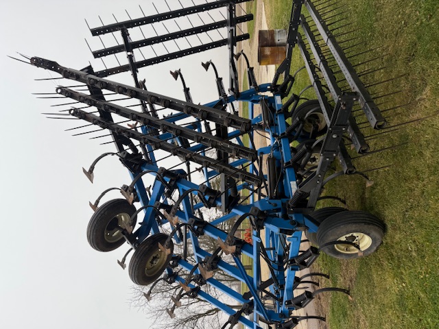 DMI Tigermate Field Cultivator