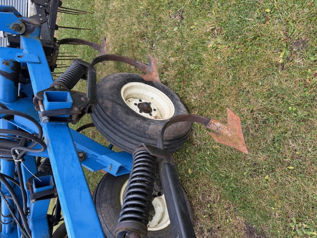 DMI Tigermate Field Cultivator