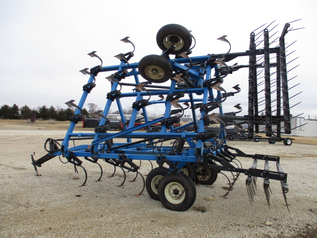 1996 DMI Tigermate Field Cultivator