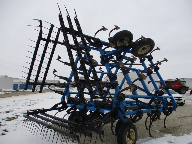DMI Tigermate Field Cultivator