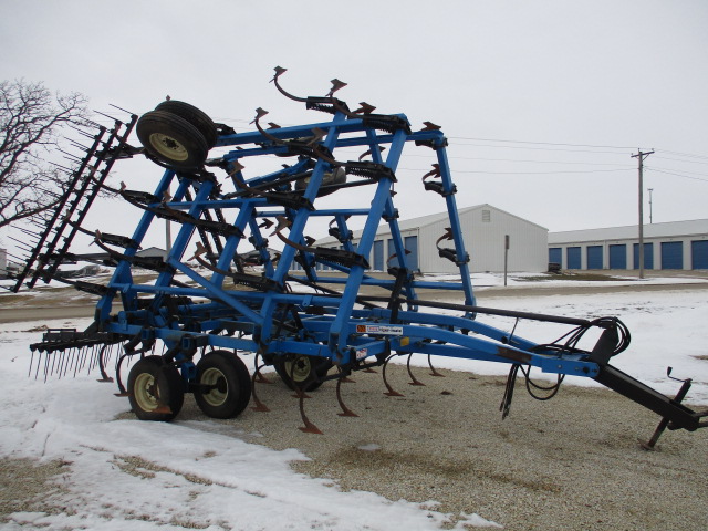DMI Tigermate Field Cultivator