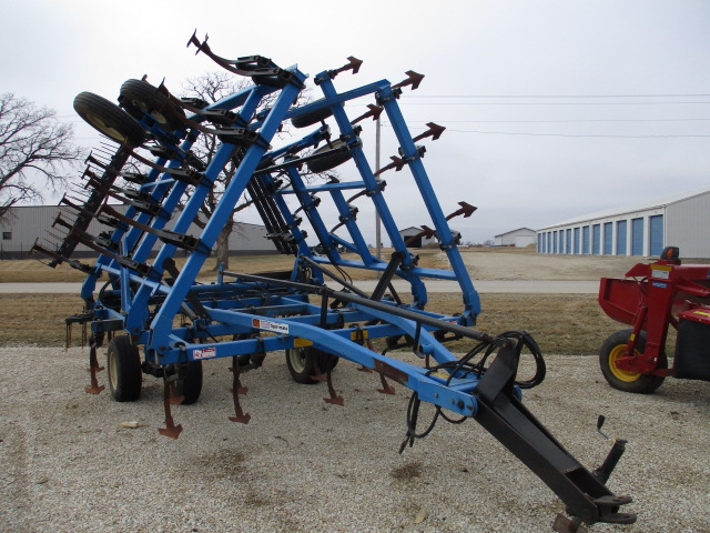 1996 DMI Tigermate Field Cultivator