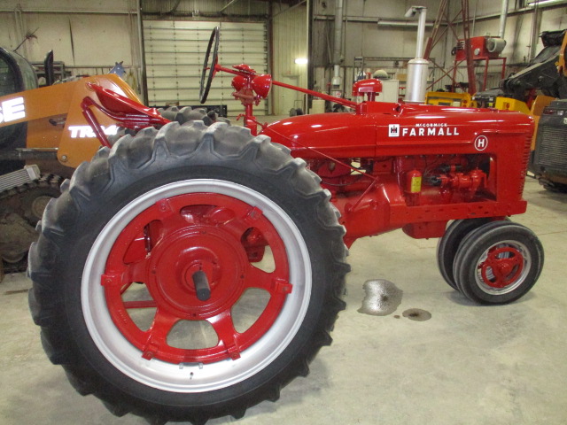 1947 Farmall Farmall H Tractor