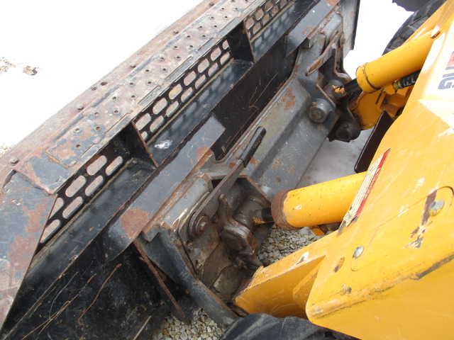 2004 Mustang Mfg. 2076 Skid Steer Loader