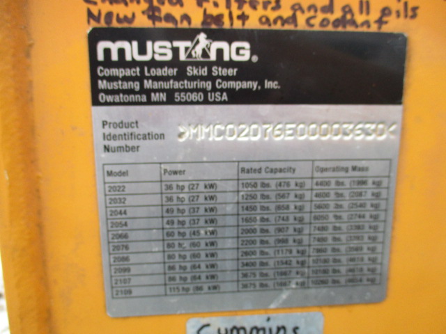 2004 Mustang Mfg. 2076 Skid Steer Loader