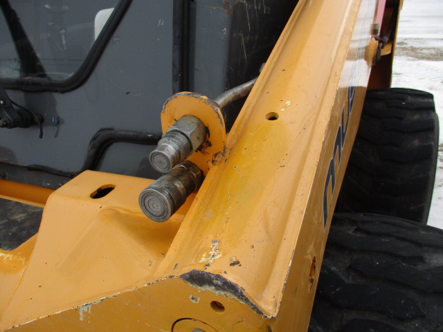2004 Mustang Mfg. 2076 Skid Steer Loader