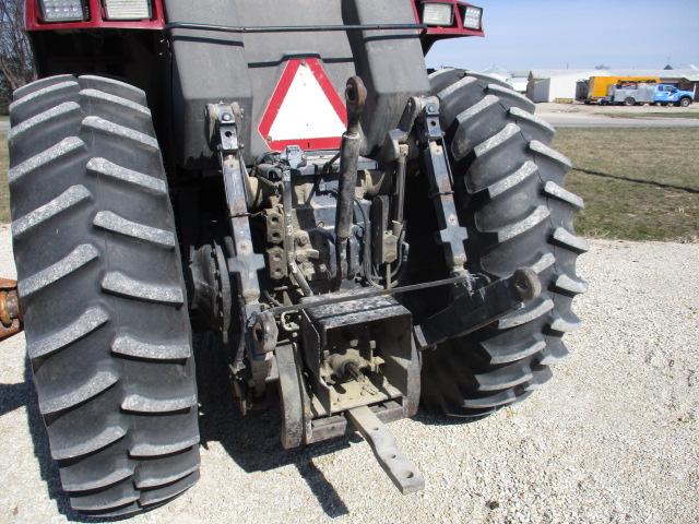 1990 Case IH 7110 Tractor