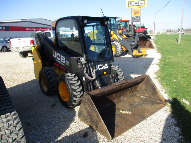 2013 JCB 205 Skid Steer Loader