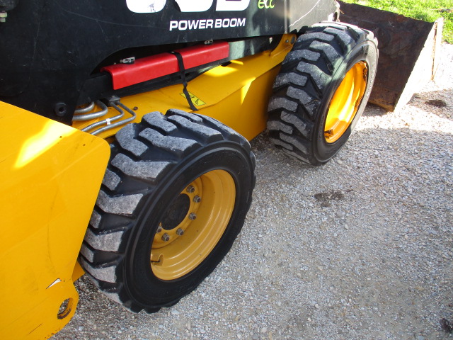 2013 JCB 205 Skid Steer Loader