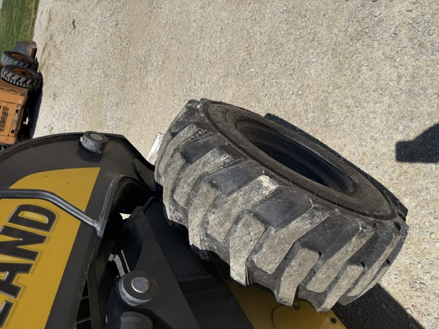 2021 New Holland L328 Skid Steer Loader