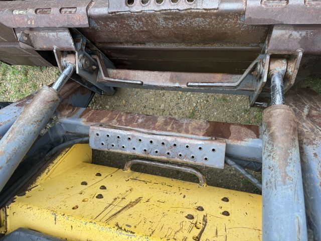 2001 New Holland LS180 Skid Steer Loader