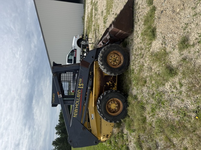 2001 New Holland LS180 Skid Steer Loader