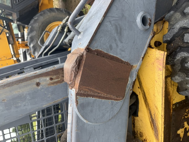 2001 New Holland LS180 Skid Steer Loader
