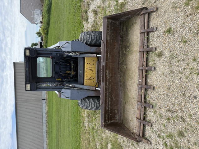 2001 New Holland LS180 Skid Steer Loader