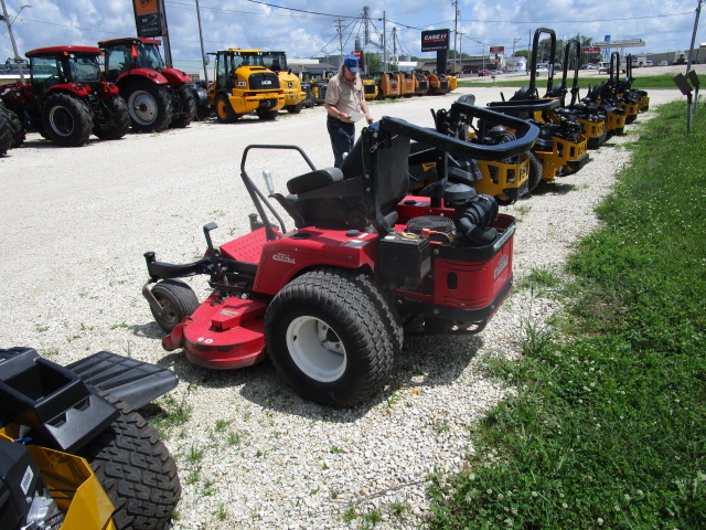 2013 Country Clipper 2760 Country Cliper Defender Mower/Zero Turn