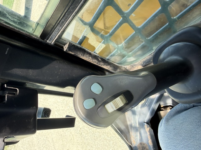2015 Gehl V400 Skid Steer Loader