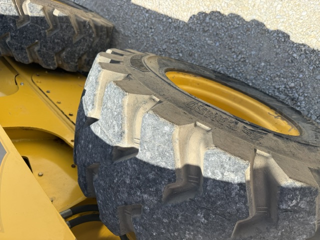 2015 Gehl V400 Skid Steer Loader