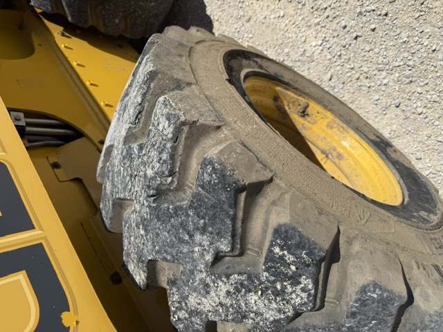 2015 Gehl V400 Skid Steer Loader