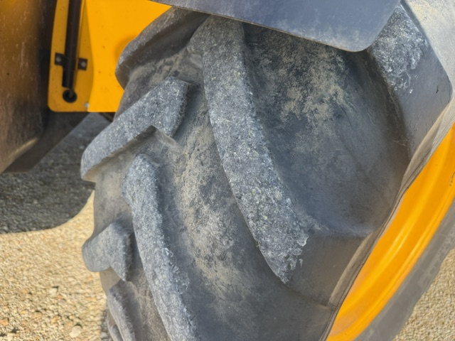 2017 JCB 560-80 Agri Super TeleHandler