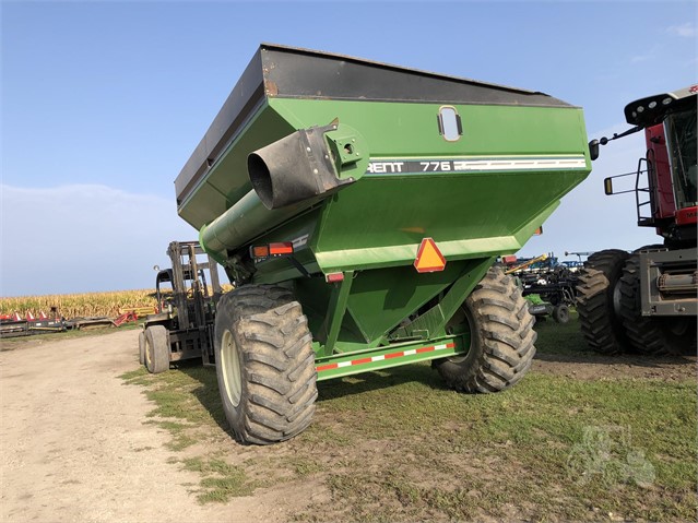 2002 Brent 776 Grain Cart