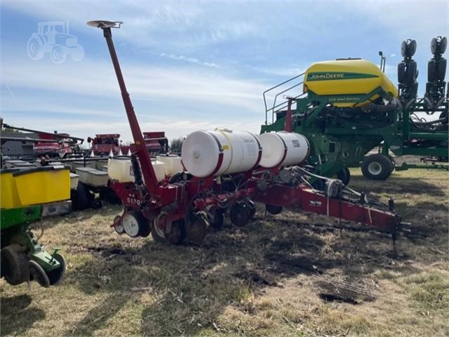 White 5100 Planter