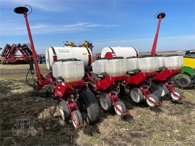 White 5100 Planter