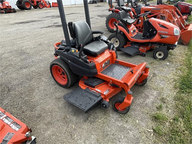 2014 Kubota Z122E Mower/Zero Turn