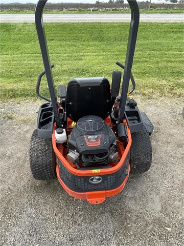 2014 Kubota Z122E Mower/Zero Turn