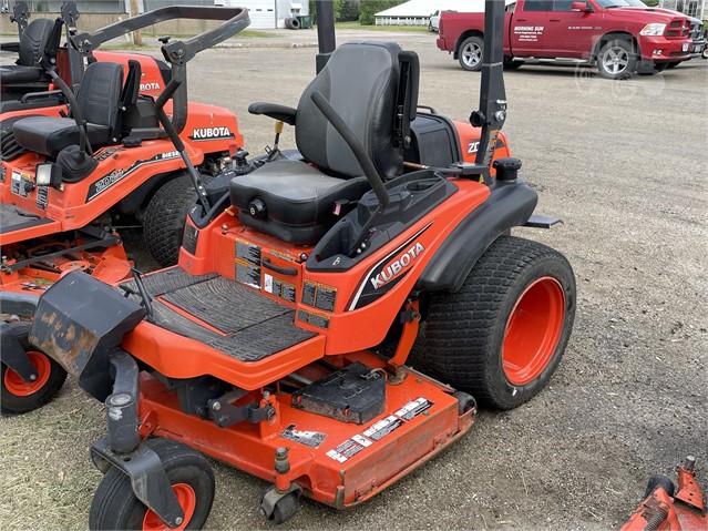 2017 Kubota ZD1211 Mower/Zero Turn