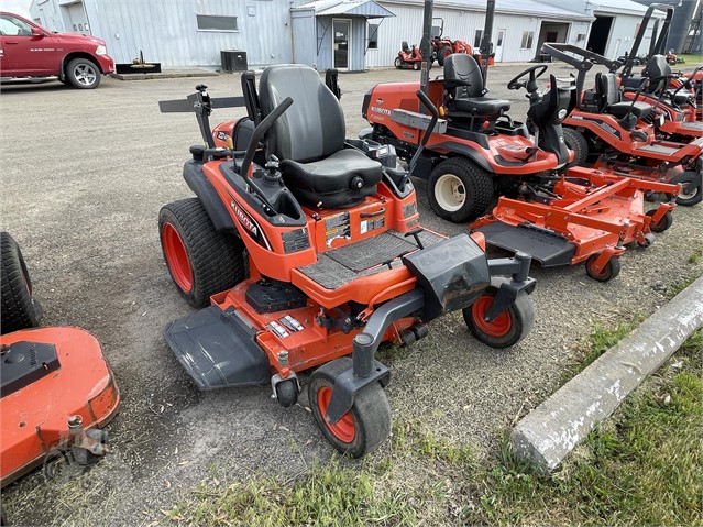 2018 Kubota ZD1211 Mower/Zero Turn