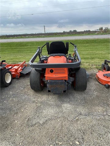 2018 Kubota ZD1211 Mower/Zero Turn