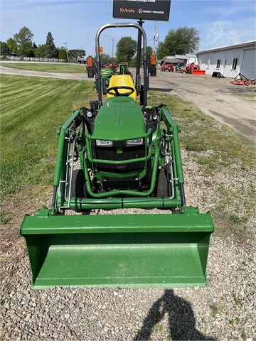 2016 John Deere 1025R Tractor