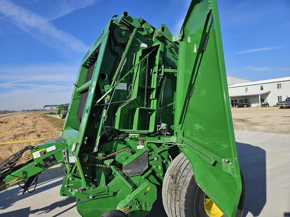 2020 John Deere 560M Baler/Round