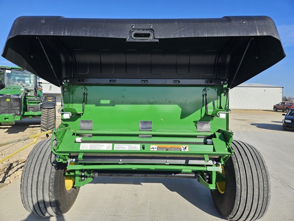 2020 John Deere 560M Baler/Round