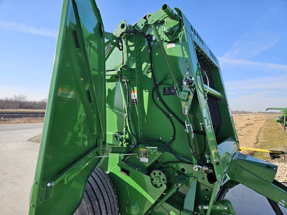 2020 John Deere 560M Baler/Round