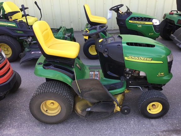 2005 John Deere L118 Garden Tractor