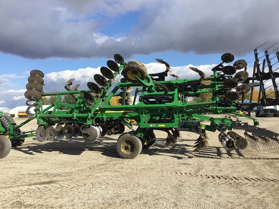 2015 John Deere 2730 Disk Ripper