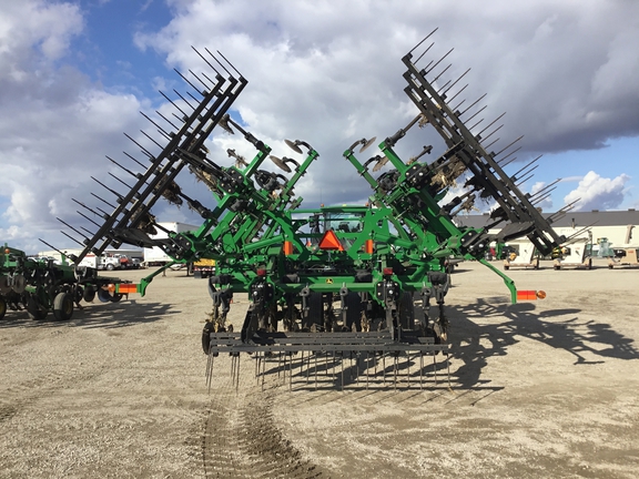 2015 John Deere 2730 Disk Ripper