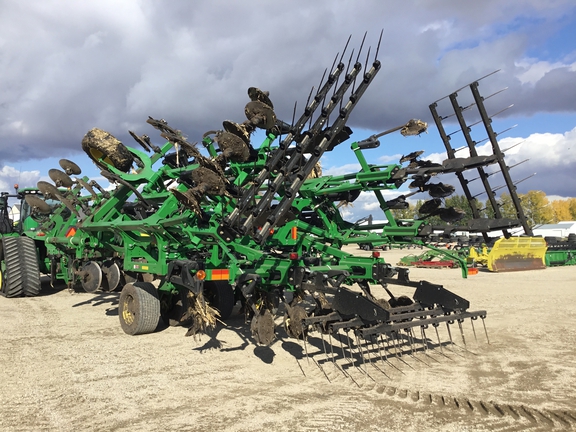 2015 John Deere 2730 Disk Ripper