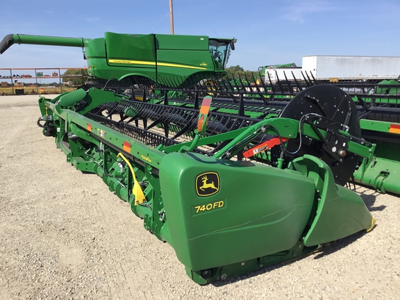 2020 John Deere 740FD Header Combine