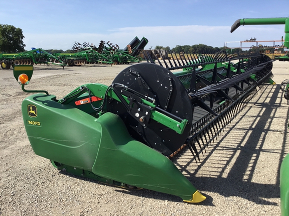 2020 John Deere 740FD Header Combine