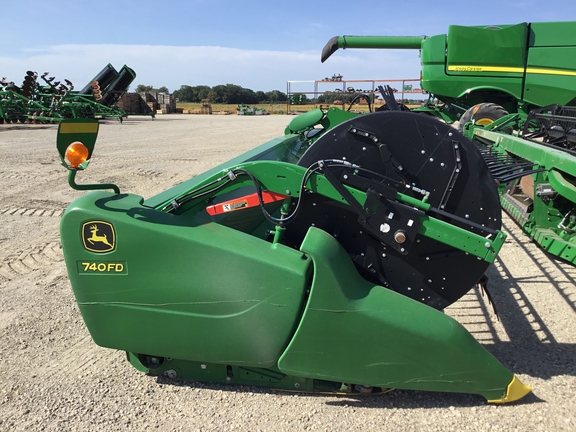 2020 John Deere 740FD Header Combine